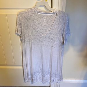 Suuuper soft v neck cut out top!